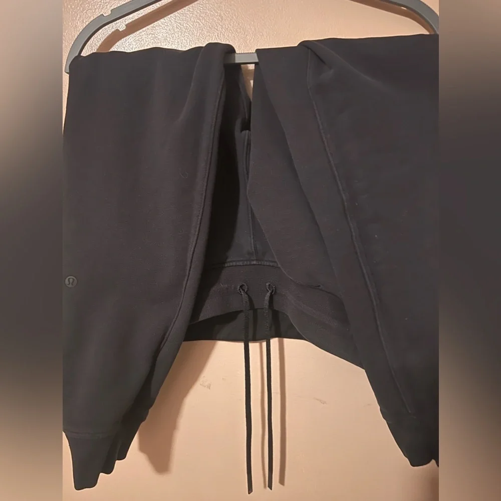 lululemon sweatpants/ joggers size 6